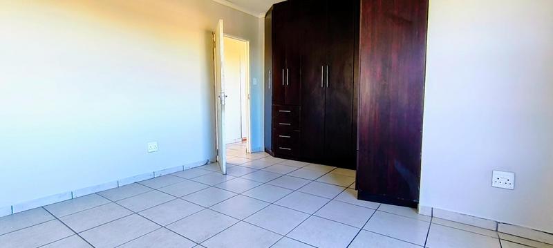 2 Bedroom Property for Sale in Pacaltsdorp Western Cape